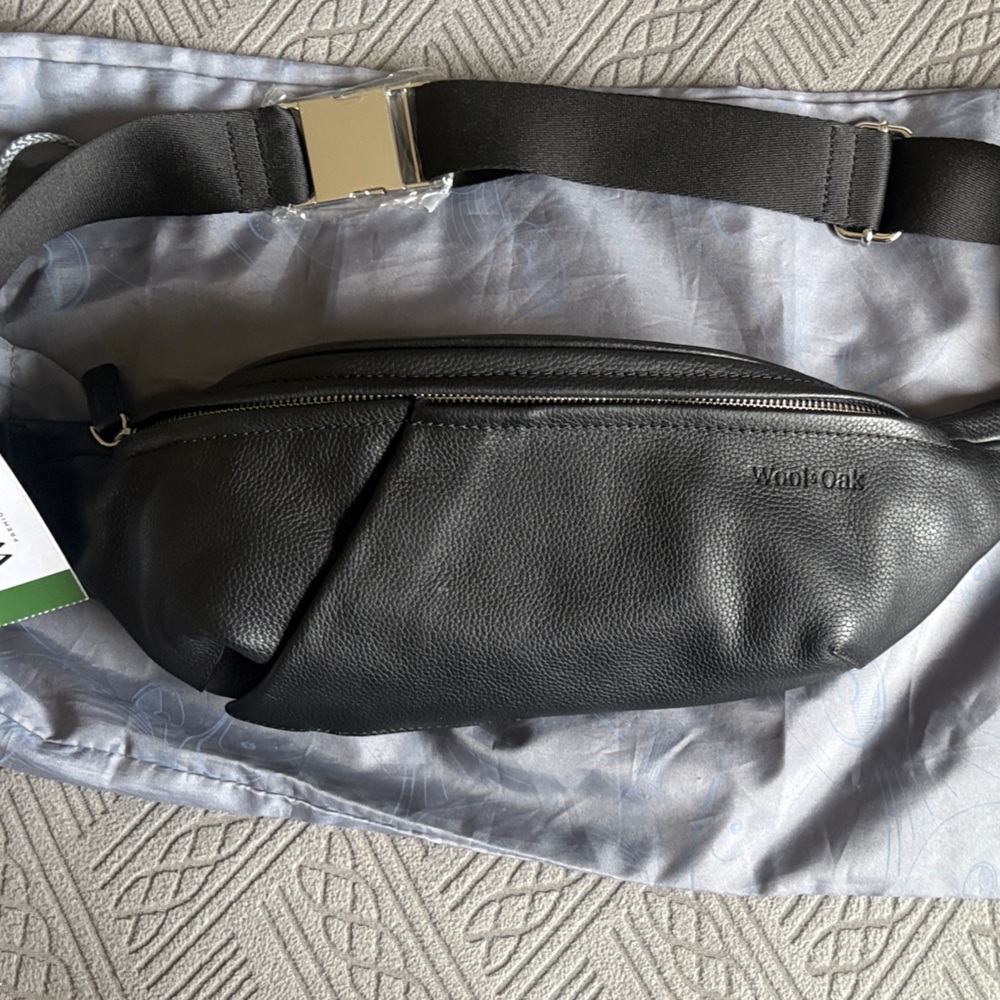Black Pebbled Leather Crossbody Sling Bag - Wool & Oak